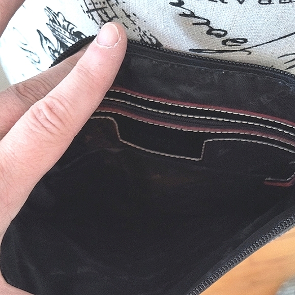Arcadia Black Patent Leather Crossbody Bag. Made In Italy. Like New - Picture 5 of 12